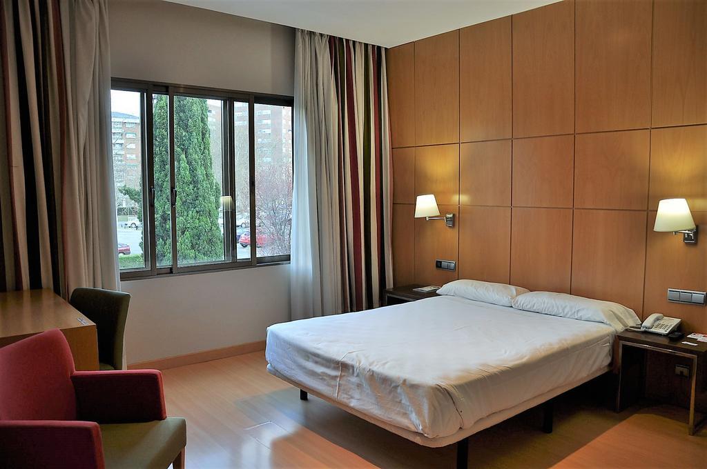 Hotel Feria 3*